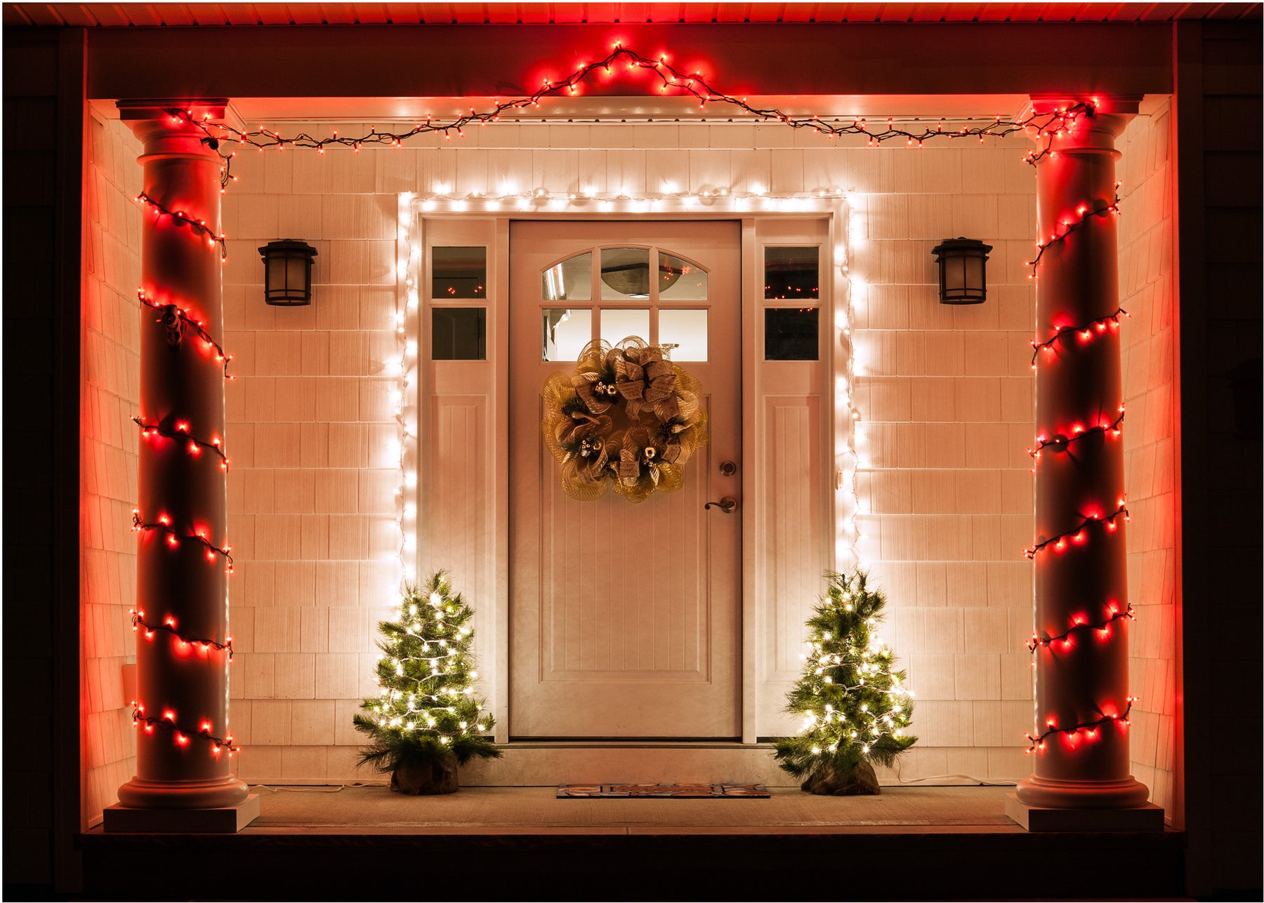 Welcoming Holiday Entryway 